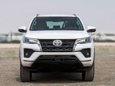 2024 Toyota Fortuner 2.4 Liter 4-cylinder Diesel Turbocharged Engine White Black SUV