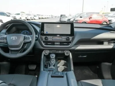 2025 Toyota Grand Highlander XLE 2.4L Turbocharged Inline-4 Petrol Engine Black Grey SUV