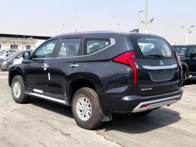 2025 Mitsubishi Pajero Sport 2.4L 4-cylinder Turbo Diesel Engine Grey Black SUV GCC Specs