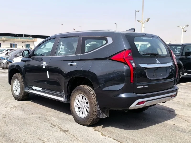 2025 Mitsubishi Pajero Sport 2.4L 4-cylinder Turbo Diesel Engine Grey Black SUV GCC Specs