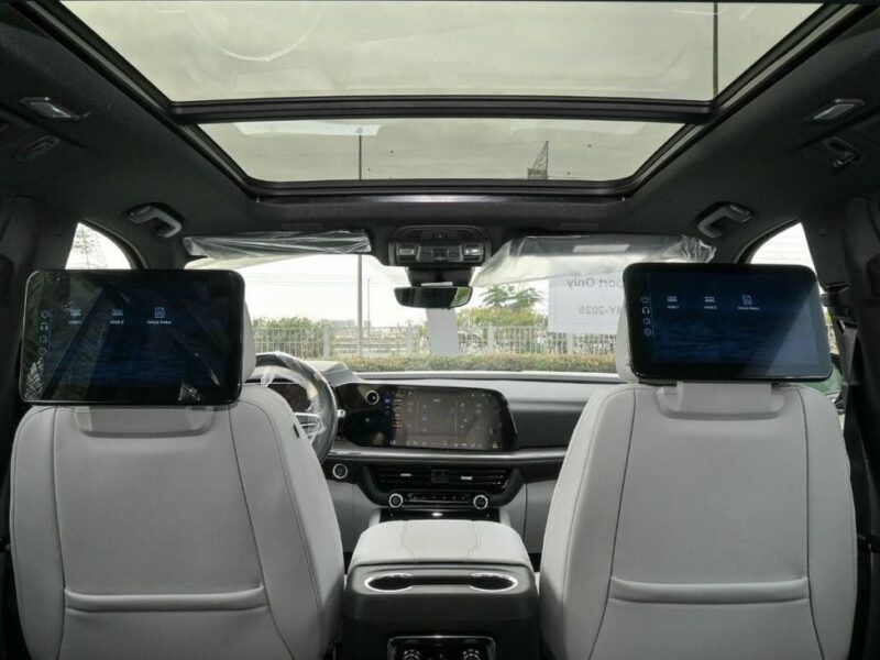 2025 CHEVROLET TAHOE Premier AWD 5.3 Litre V8 Petrol Engine Black White SUV GCC Specs
