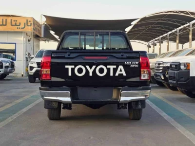 2025 Toyota Hilux SR5 NARROW BODY 2.7-liter inline-4 Petrol Engine Black Pickup Truck
