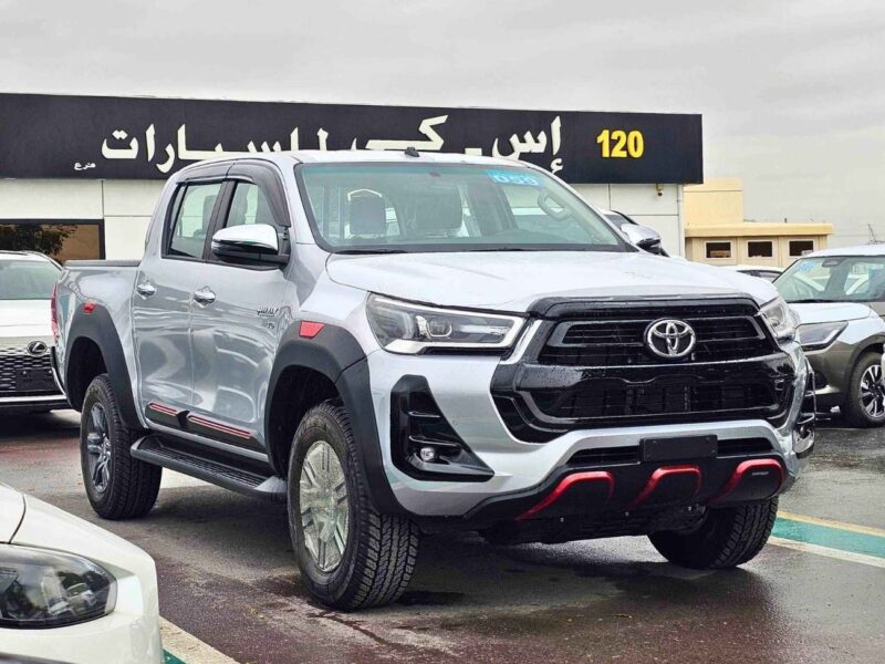 2026 Toyota Hilux SR5 4.0-liter V6 Petrol Engine Silver Black Pickup Truck TRD WOOD INTERIOR