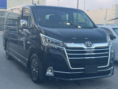 2020 Toyota Granvia 3.5-litre V6 Petrol Engine Black Luxury MPV GCC Specs Automatic