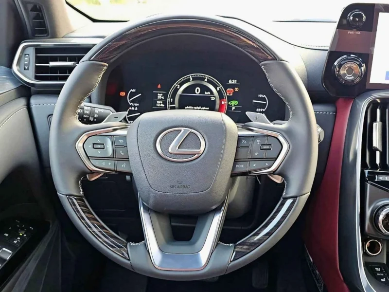 2025 Lexus LX 600 Urban 3.5-liter V6 Twin-Turbo Petrol Engine Green Red SUV GCC Specs