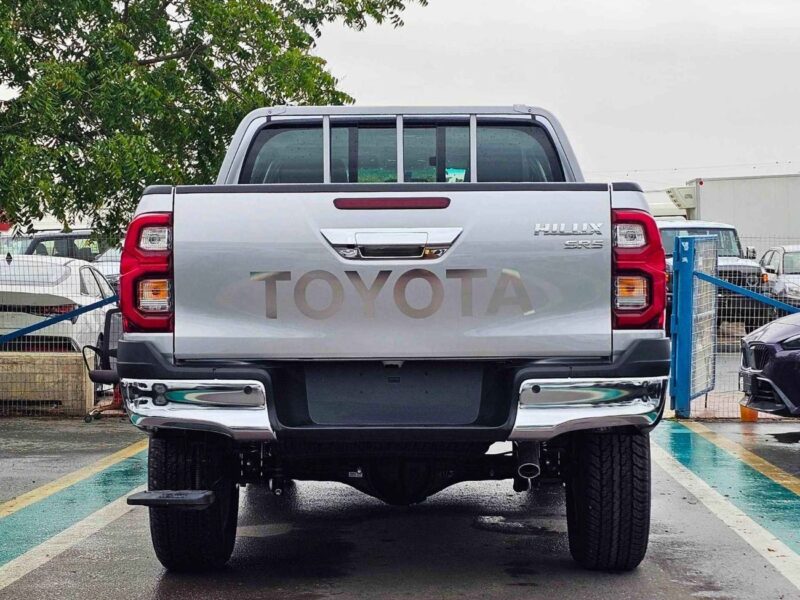 2026 Toyota Hilux SR5 4.0-liter V6 Petrol Engine Silver Black Pickup Truck TRD WOOD INTERIOR