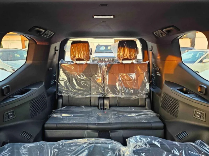 2025 Toyota Land Cruiser VX 3.5 Litres V6 Twin-Turbo Hybrid Engine White Black SUV GCC