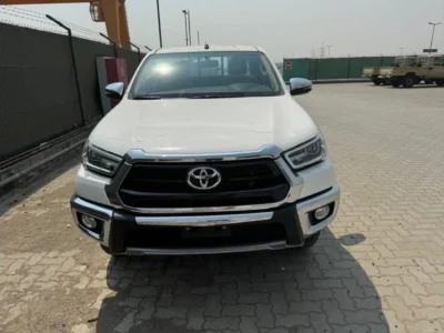 2025 Toyota Hilux 2.7L 4-cylinder Petrol Engine White Red Pickup Truck Automatic Full Option