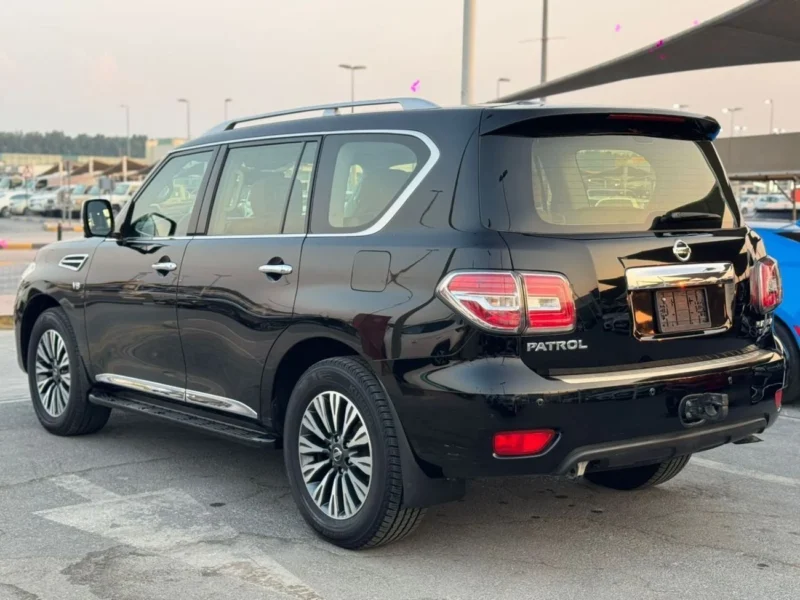 2018 Nissan Patrol LE Platinum 5.6-liter V8 Petrol Engine Black Tan SUV Automatic GCC Specs