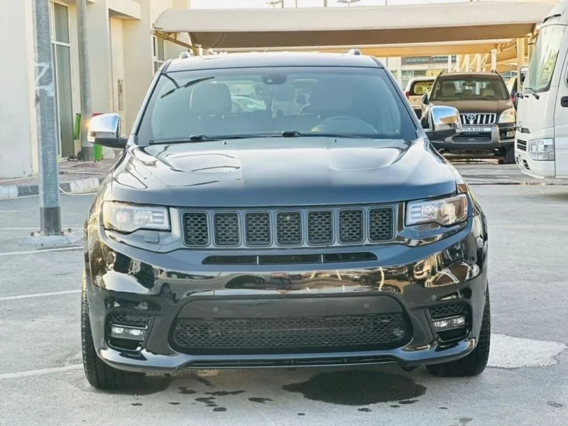 2017 Jeep Grand Cherokee Limited 5.7 Litres HEMI V8 Petrol Engine Black SUV American Specs