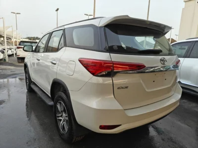 2020 Toyota Fortuner 4-Cylinder Petrol Engine 2.7-liter VVT-i White Tan SUV GCC Specs