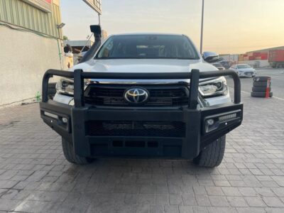 2021 Toyota Hilux SR5 Dual Cab 2.8L 4-cylinder Turbo-Diesel Engine White Black Pickup