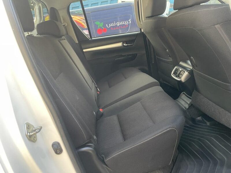 2021 Toyota Hilux SR5 Dual Cab 2.8L 4-cylinder Turbo-Diesel Engine White Black Pickup