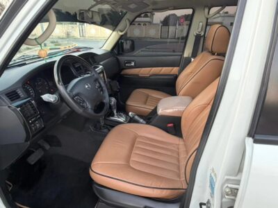 2022 Nissan Patrol Super Safari 4.8-liter Inline-6 engine Petrol Engine White Tan SUV