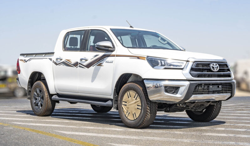 2025 Toyota Hilux 2.7L 4-cylinder, DOHC, 16-valve with VVT-i White Red Pickup Truck