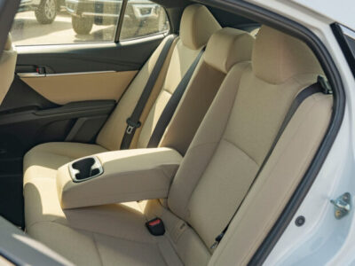 2025 Toyota Camry LE Facelift .5L Inline-4 DOHC 16-Valve with Dual VVT- White Beige Sedan