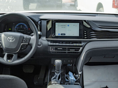 2025 Toyota Camry LE 2.5L Inline-4 Hybrid with Atkinson Cycle White Grey Sedan FWD