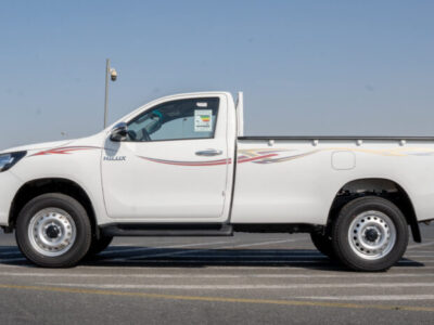2025 Toyota Hilux SC MT 2.7L 4-cylinder DOHC, Dual VVT-i White Red Pickup Truck