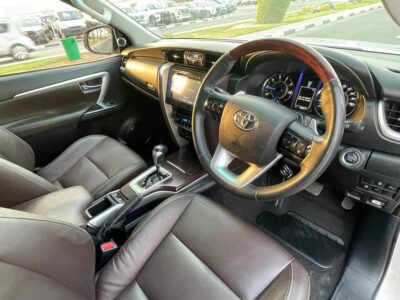 2017 Toyota Fortuner Crusade 2.8L Turbo Diesel Engine White Brown SUV Automatic