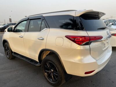 2017 Toyota Fortuner Crusade 2.8L Turbo Diesel Engine White Brown SUV Automatic
