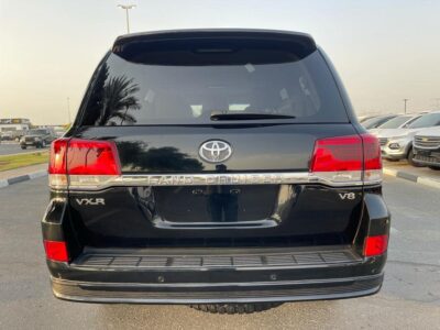 2018 Toyota Land Cruiser VX 200 Series 4.5L V8 Twin Turbo Diesel Engine Black Beige SUV