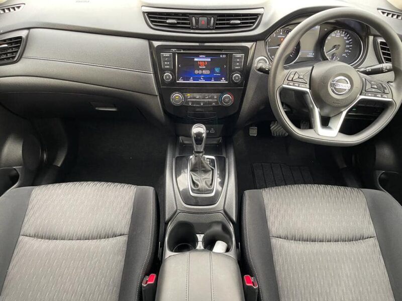 2022 Nissan X-Trail ST 2.0-liter Inline 4-cylinder Petrol Engine Silver Grey SUV Automatic