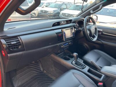 2018 Toyota Hilux Rugged X 4-cylinder 2.8L Diesel Turbo Intercooled Orange Black Pickup