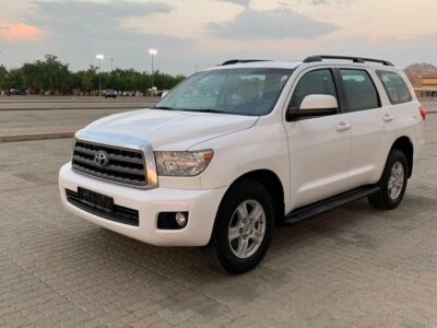 2015 Toyota Land Cruiser GXR 4.0 Litres V6 Petrol Engine White Beige SUV Automatic