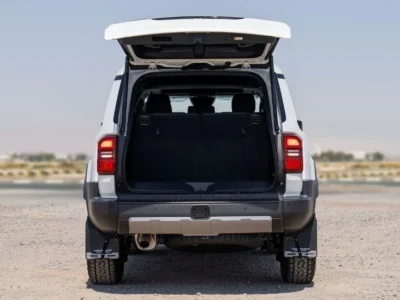 2025 Toyota Land Cruiser Prado 250 Series First Edition 2.8L 4 cylinders in-line White Black SUV