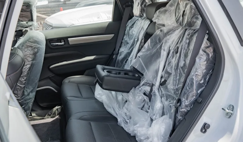 2025 Renault Koleos LE 2.5-liter 4-cylinder Petrol Engine White Black SUV Automatic