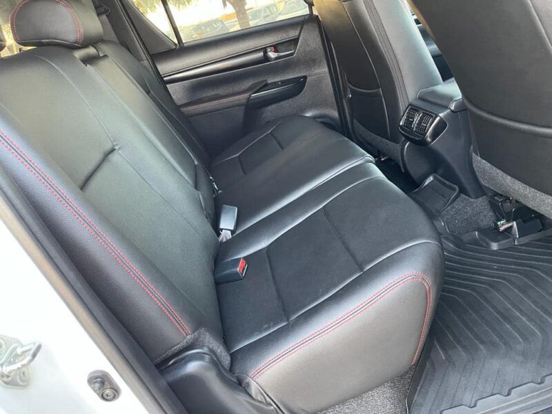 2018 Toyota Hilux Rugged X 2.8L 4-cylinder Turbo Diesel Engine White Black Pickup Truck