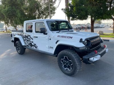 2021 Jeep Gladiator Rubicon Dual Cab 3.6 Litres V6 Petrol Engine White Black Pickup Truck