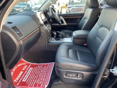 2020 Toyota Land Cruiser 200 Series VX 4.5 Litres V8 Twin Turbo Diesel Engine Black SUV Automatic