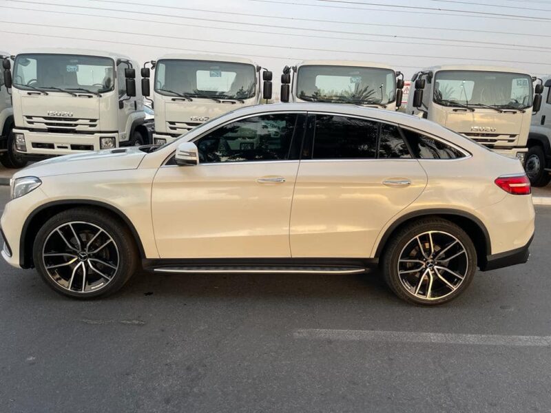 2017 Mercedes-Benz GLE 350d 4MATIC Coupe 3.0-liter V6 Turbocharged Diesel White Black SUV