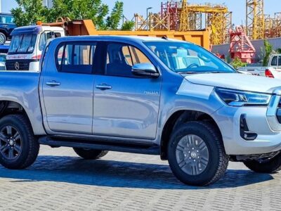 2024 Toyota Hilux DC 2.4 Litres 4-cylinder Diesel Turbo Engine Silver Black Pickup Truck