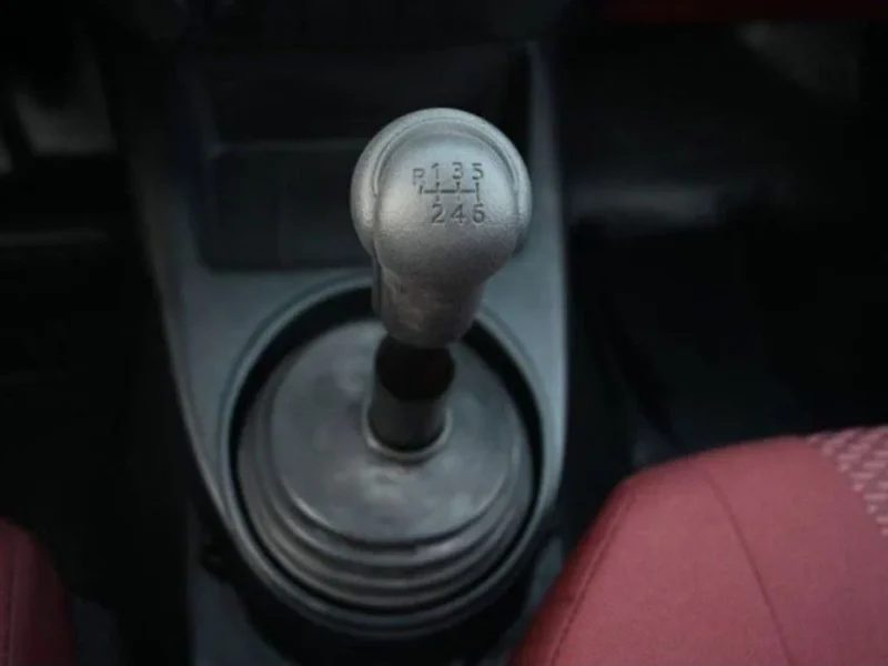 2024 Toyota Hilux Single Cab 2.4 Litres 4-cylinder In-line Diesel Engine White Red Pickup Truck