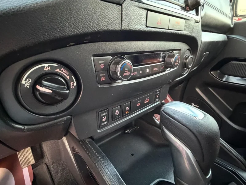 2022 Nissan Frontier PRO-4X 3.8 Litres V6 Petrol Engine Grey Black Pickup Truck Full Option
