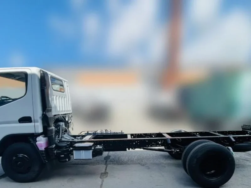 2024 Mitsubishi Fuso Canter 4.2 Liters 4 Cylinders Diesel Engine White Grey Truck Manual
