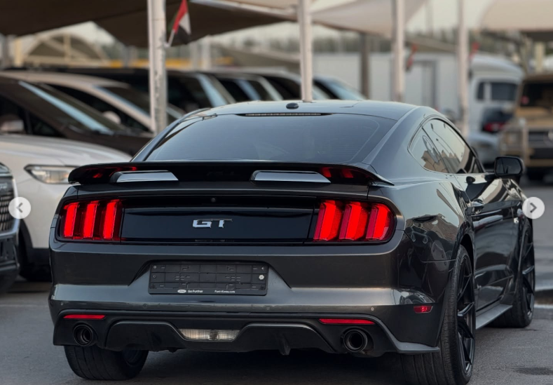 2017 Ford Mustang GT 5.0 Liters V8 Petrol Engine Black Fastback Coupe RWD