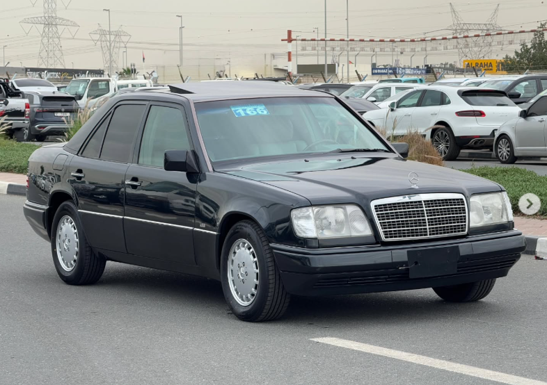 1995 Mercedes-Benz E320 3.2 liters 6 cylinders Petrol Engine Black Grey Sedan Clean Title