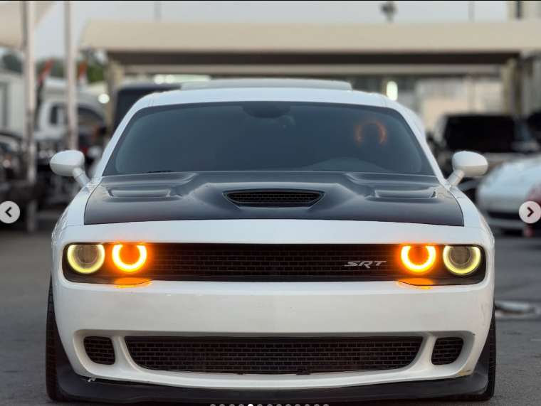 2016 Dodge Challenger SRT Hellcat 6.2 Liter V8 Supercharged HEMI White Red Coupe GCC