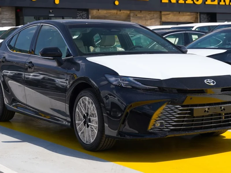 2026 Toyota Camry GLE 2.5-liter 4-cylinder Petrol Engine Black Beige Sedan GCC Specs