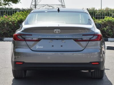 2025 Toyota Camry Grande 2.5L In-line 4-cylinder Petrol Engine Grey Tan Sedan GCC Specs