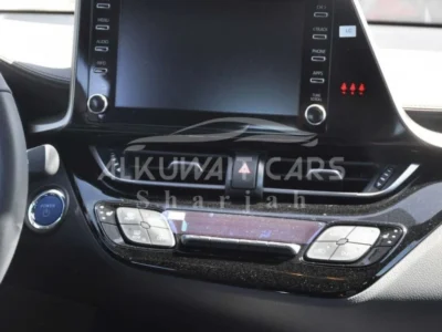 2023 Toyota C-HR 1.8 Litres HEV 4 Cylinders Engine White Black SUV Automatic