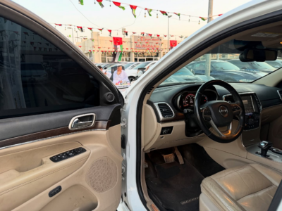 2015 Jeep Grand Cherokee 3.6 Liters V6 Pentastar Petrol Engine White Beige SUV