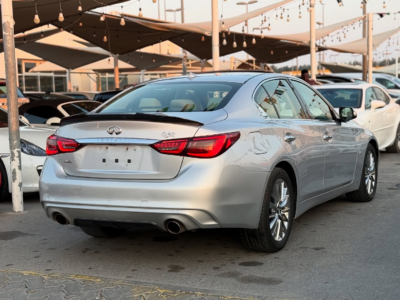 2018 Infiniti Q50 3.0 Liters Twin-Turbo V6 Petrol Engine Silver Beige Luxury Sedan