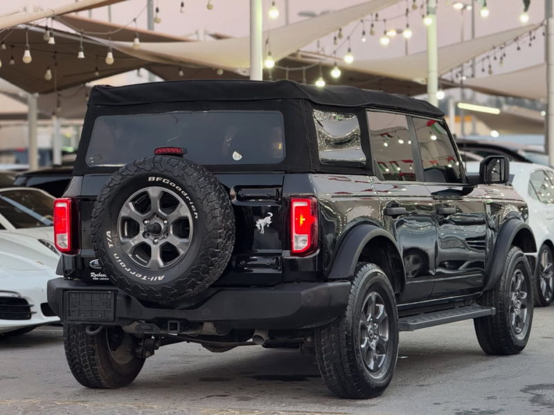 2022 Ford Bronco 2.3 Litres EcoBoost 4-cylinder Petrol Engine Black Grey SUV