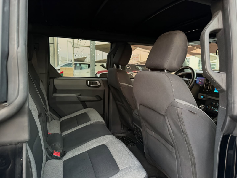 2022 Ford Bronco 2.3 Litres EcoBoost 4-cylinder Petrol Engine Black Grey SUV