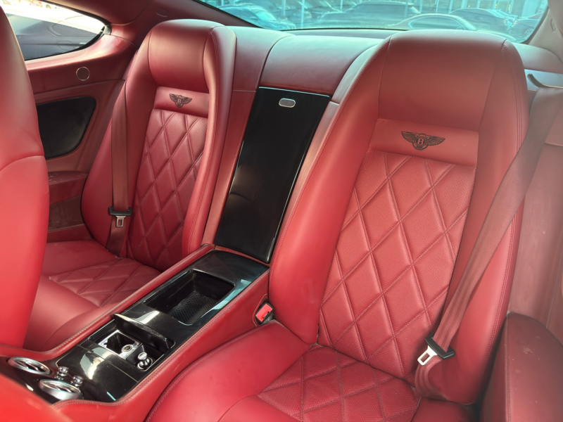 2006 Bentley Continental GT 6.0 Litres 12 cylinders Petrol Engine White Red Luxury Coupe