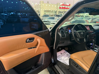 2015 Nissan Patrol Platinum 5.6-liter V8 Petrol Engine Black Tan SUV GCC Specs